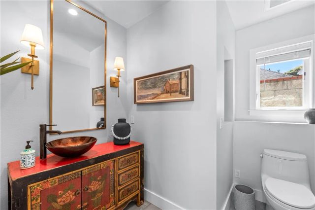 817 Main Street, Huntington Beach, CA 92648