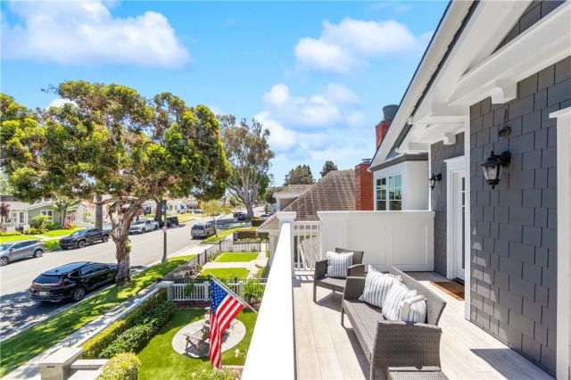 817 Main Street, Huntington Beach, CA 92648