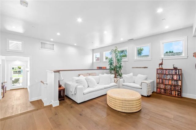817 Main Street, Huntington Beach, CA 92648