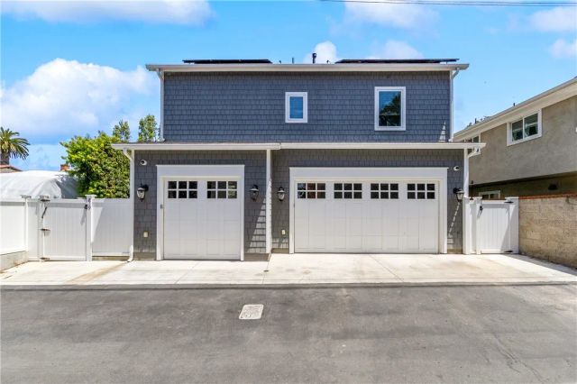817 Main Street, Huntington Beach, CA 92648