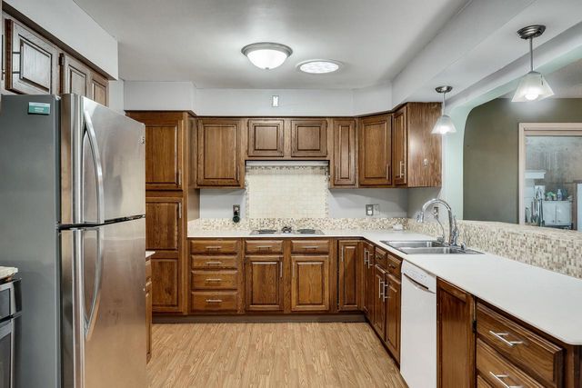 527 Sand Lake ROAD, Onalaska, WI 54650