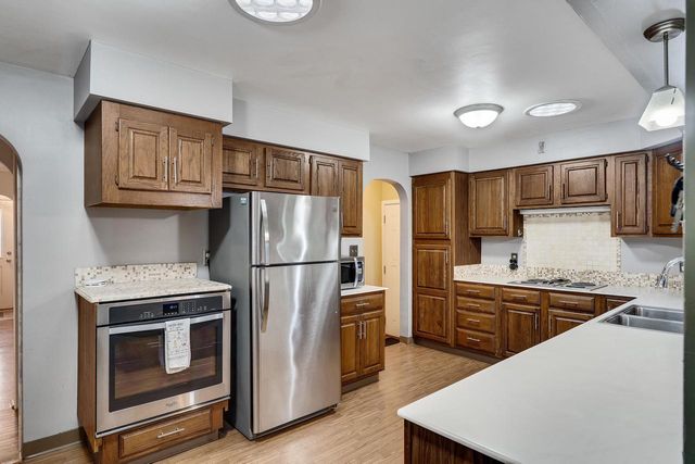 527 Sand Lake ROAD, Onalaska, WI 54650