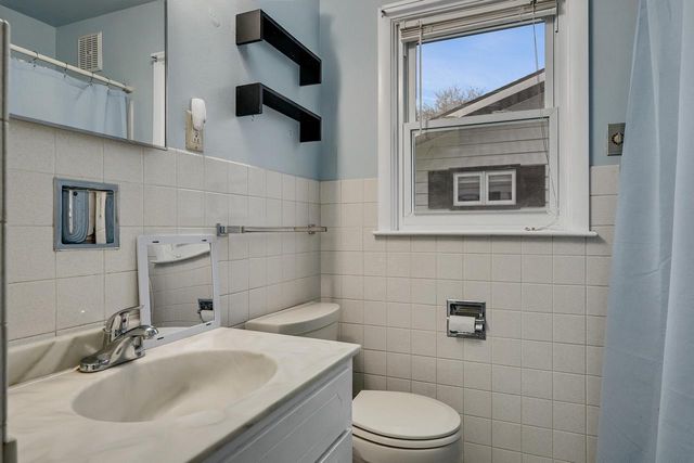 527 Sand Lake ROAD, Onalaska, WI 54650