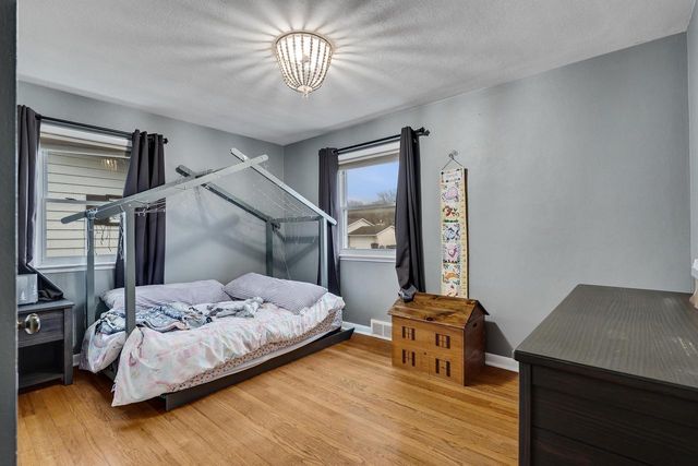 527 Sand Lake ROAD, Onalaska, WI 54650