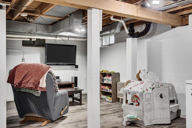 527 Sand Lake ROAD, Onalaska, WI 54650