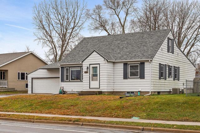 527 Sand Lake ROAD, Onalaska, WI 54650