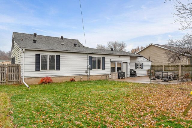 527 Sand Lake ROAD, Onalaska, WI 54650