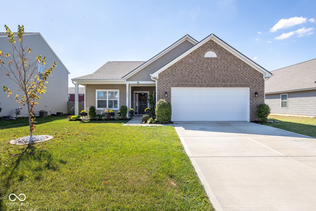 6607 Laurelwood Drive, Pendleton, IN 46064
