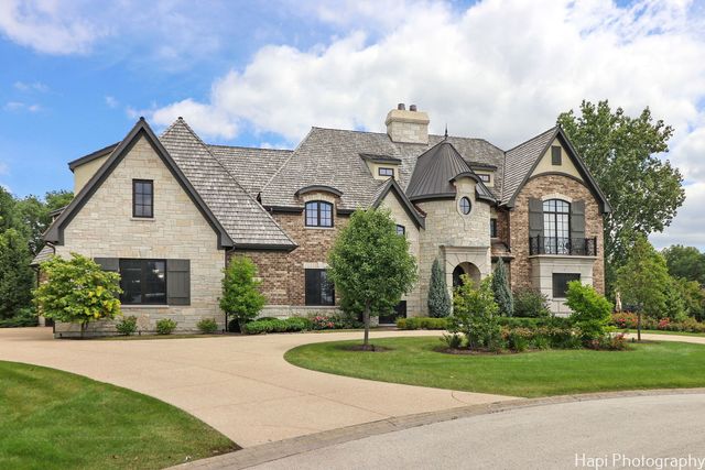 18 Enclave Court, South Barrington, IL 60010