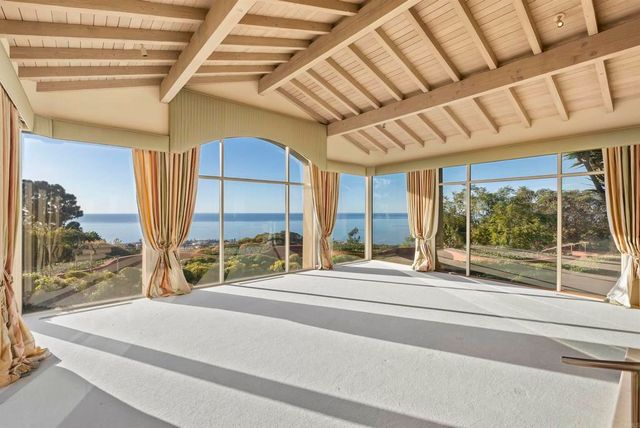 7301 Encelia Drive, La Jolla, CA 92037