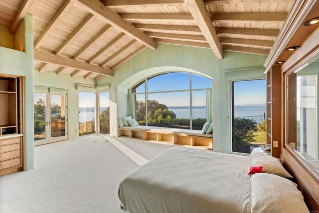 7301 Encelia Drive, La Jolla, CA 92037