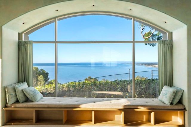 7301 Encelia Drive, La Jolla, CA 92037