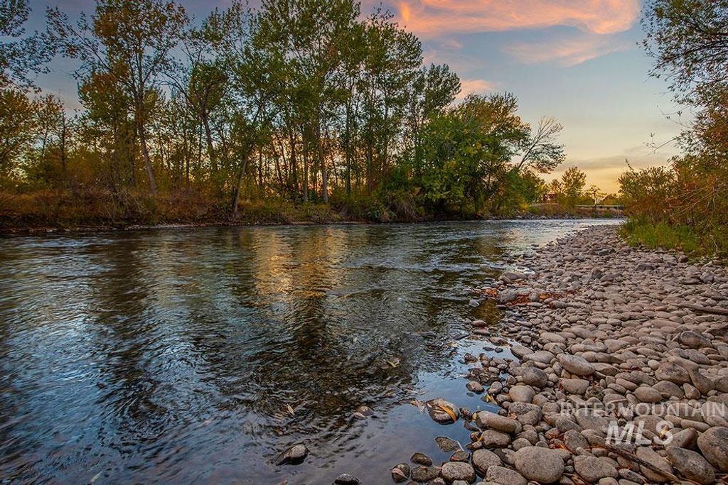 Tbd At The River Club, Garden City, ID 83703 photo 3