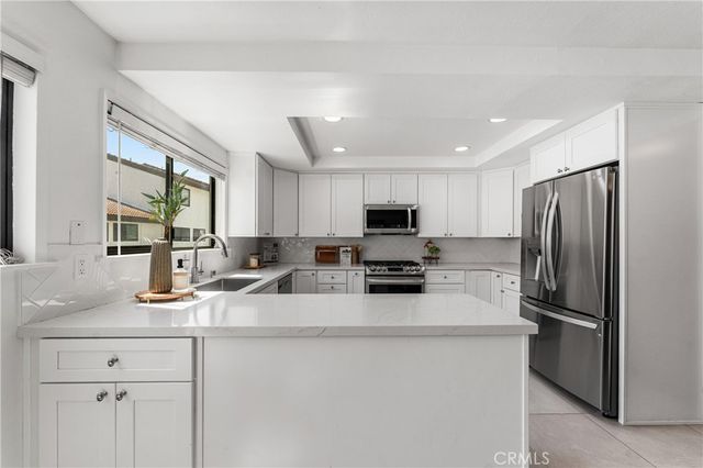 21545 Erwin 96, Woodland Hills, CA 91367