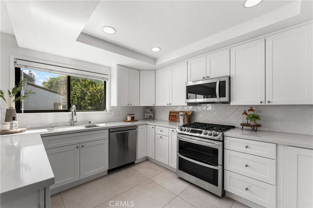 21545 Erwin 96, Woodland Hills, CA 91367