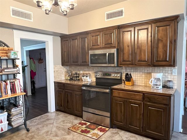 1447 County Road 189, Gainesville, TX 76240