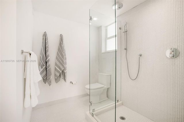 9881 E Bay Harbor Dr 205, Bay Harbor Islands, FL 33154