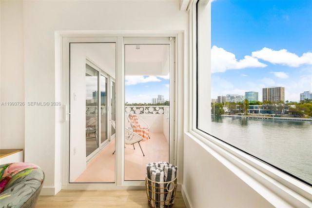 9881 E Bay Harbor Dr 205, Bay Harbor Islands, FL 33154