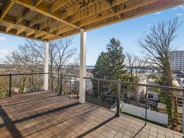 427 E 6th St 2, Boston, MA 02127