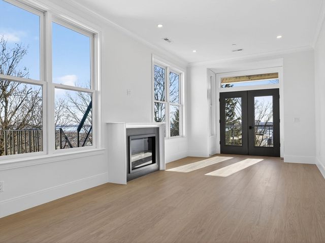 427 E 6th St 2, Boston, MA 02127