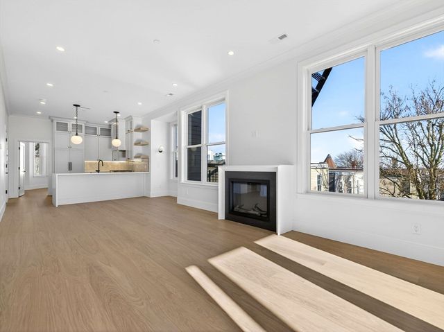 427 E 6th St 2, Boston, MA 02127