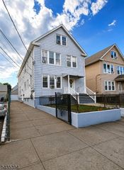 1010 Kilsyth Rd, Elizabeth City, NJ 07208