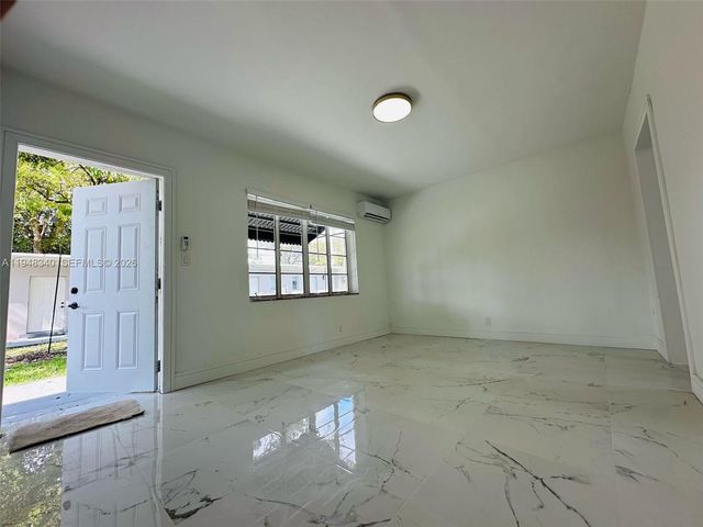 407 SE 14th Ct 2, Fort Lauderdale, FL 33316