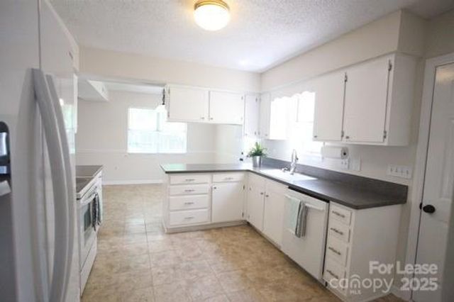 12627 Delman Lane, Pineville, NC 28134