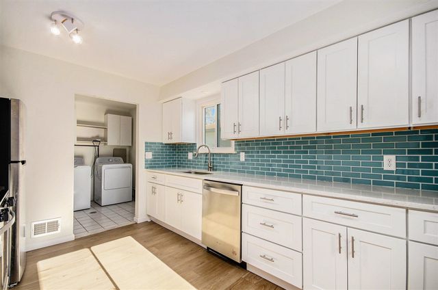 23628 Champaign Street, Taylor, MI 48180