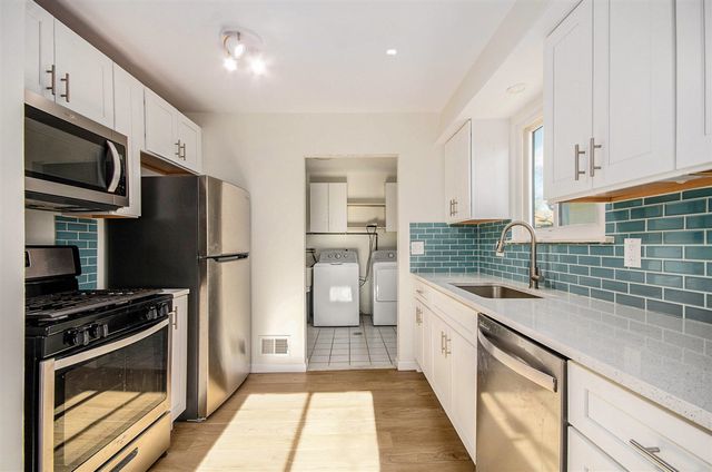 23628 Champaign Street, Taylor, MI 48180