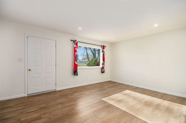 23628 Champaign Street, Taylor, MI 48180