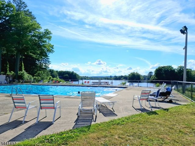 365 Lake Shore South B, Montague Twp., NJ 07827