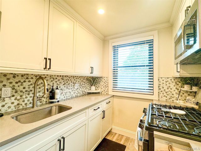 17-76 166 Street Fl-2, Whitestone, NY 11357