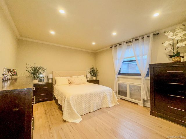 17-76 166 Street Fl-2, Whitestone, NY 11357
