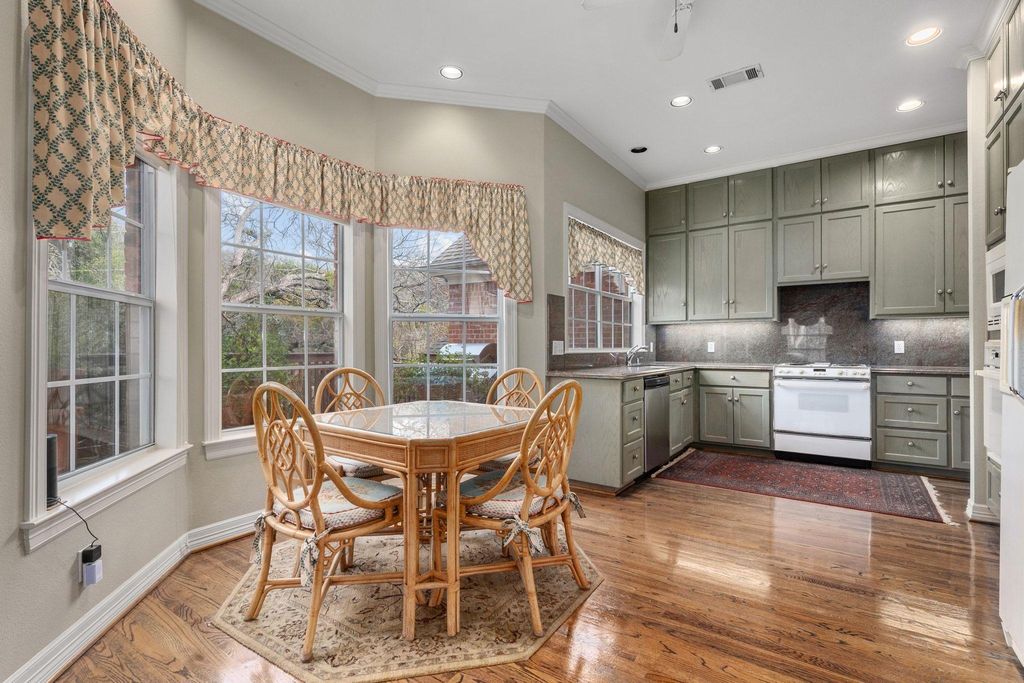 2716 Hillview Green LN, Austin, TX 78703