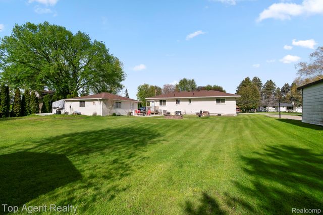 54951 Ridge Road, New Baltimore, MI 48047