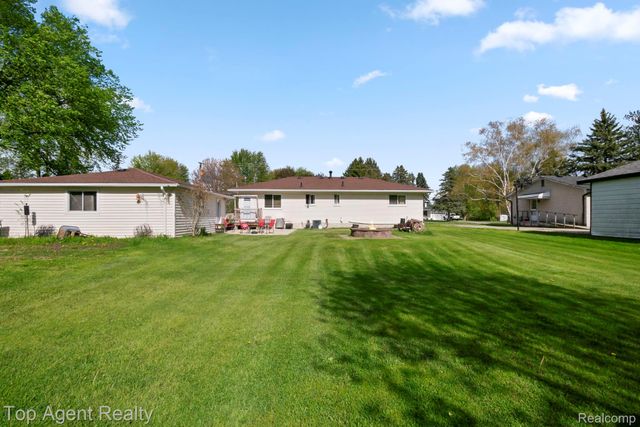 54951 Ridge Road, New Baltimore, MI 48047