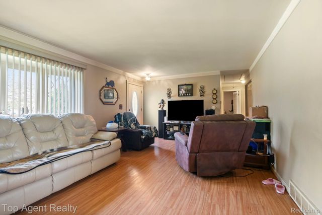 54951 Ridge Road, New Baltimore, MI 48047