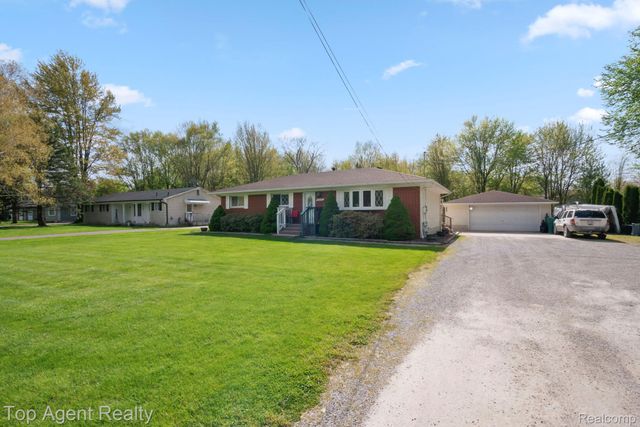 54951 Ridge Road, New Baltimore, MI 48047