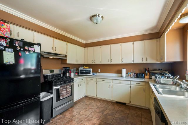 54951 Ridge Road, New Baltimore, MI 48047