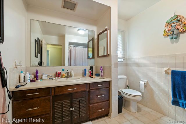 54951 Ridge Road, New Baltimore, MI 48047