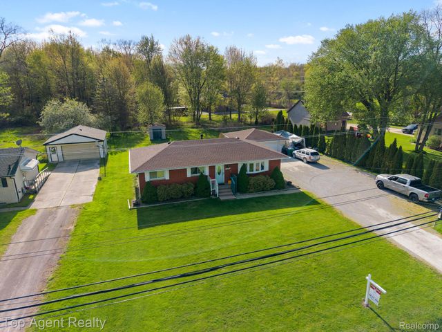54951 Ridge Road, New Baltimore, MI 48047