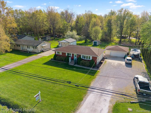 54951 Ridge Road, New Baltimore, MI 48047