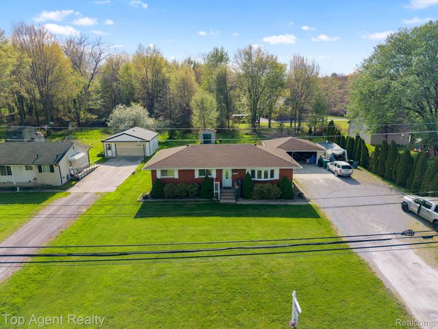 54951 Ridge Road, New Baltimore, MI 48047