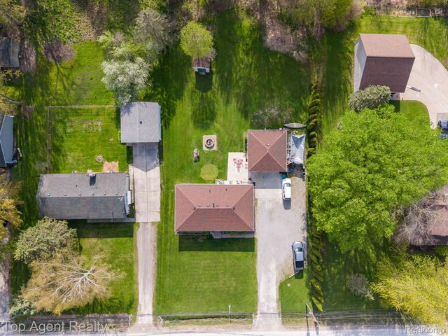 54951 Ridge Road, New Baltimore, MI 48047