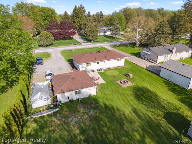 54951 Ridge Road, New Baltimore, MI 48047