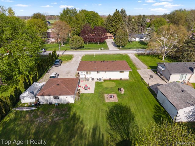 54951 Ridge Road, New Baltimore, MI 48047