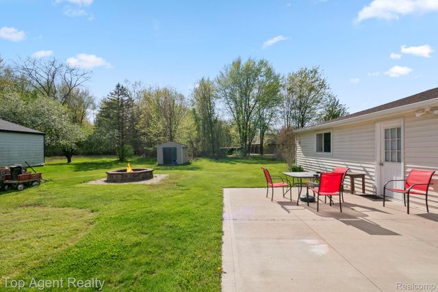 54951 Ridge Road, New Baltimore, MI 48047