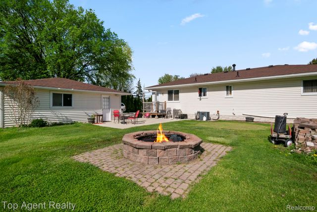 54951 Ridge Road, New Baltimore, MI 48047