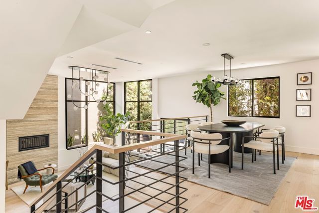 924 West Knoll Drive, West Hollywood, CA 90069